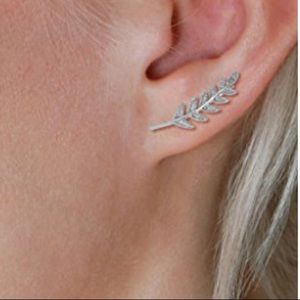 NEW Silver Rhinestone Leaf Crawler Earrings